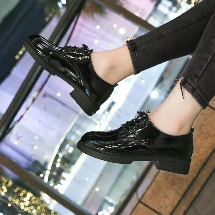 Г., осенняя женская обувь женская повседневная обувь на шнуровке в Корейском стиле в стиле ретро женские туфли-оксфорды из лакированной кожи на низком каблуке и платформе