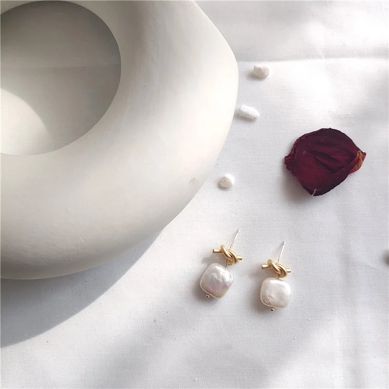 INKDEW Korea Design Metal Gold Drop Earrings Baroque Irregular Circle Square Natural Freshwater Pearl Earrings for Women Girls - Окраска металла: 28