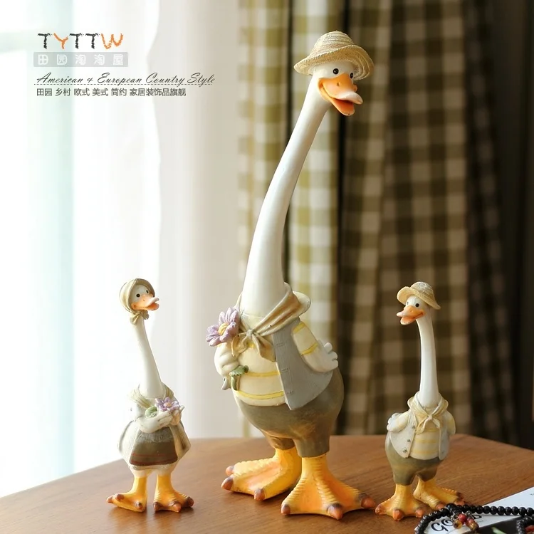 

A lovely family of three ducks resin ornaments children's room ornaments home ornaments