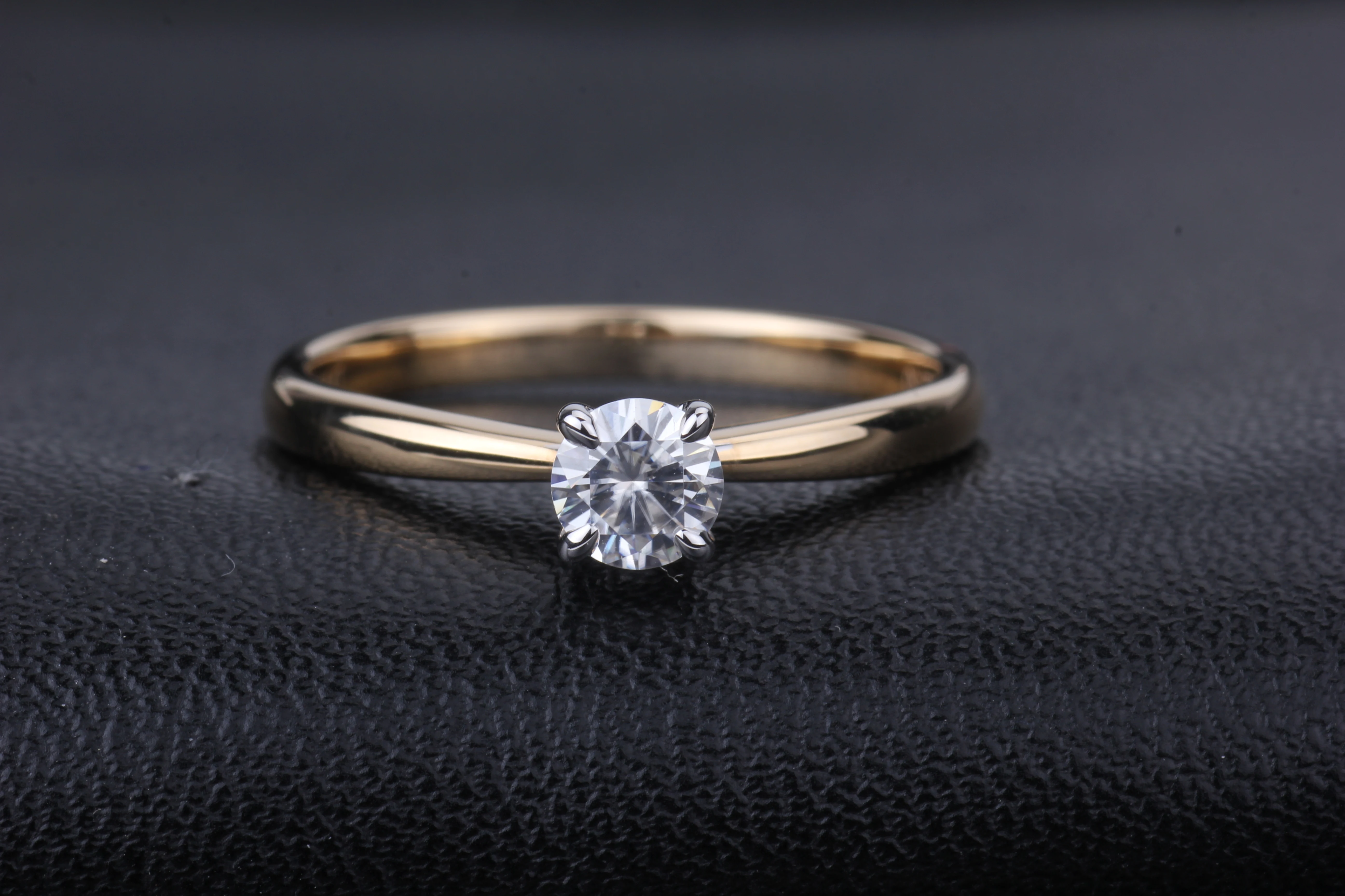 

Starszuan Jewel 18K Gold Test Positive Certified Moissanite Engagement Ring Customized Moissanite Romantic Ring Forever One