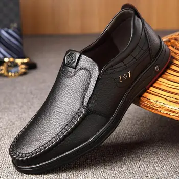 

mens Genuine Leather shoes Men Loafers Slip On Business Casual Leather Shoes Classic Soft Moccasins Hombre Breathable Men Shoes