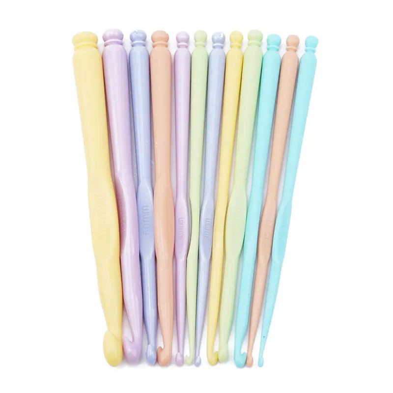colorful Вязание крючком пластиковые несколько цветов Вязание крюковые иглы для Джамбо Плетеный вязаный крючком швейные инструменты - Цвет: colorful