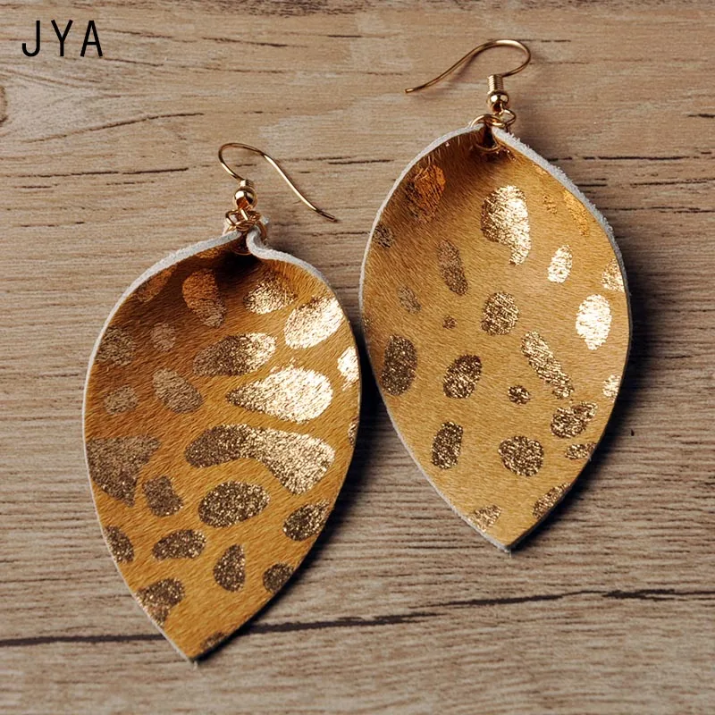 A JYA серьги из натуральной кожи для женщин, серьги с натуральным пером, длинные, модные, с листом, радужные, болтаются, разные цвета, капли для ушей, осень, новинка - Окраска металла: A