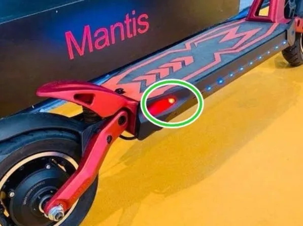 Mantis后尾灯
