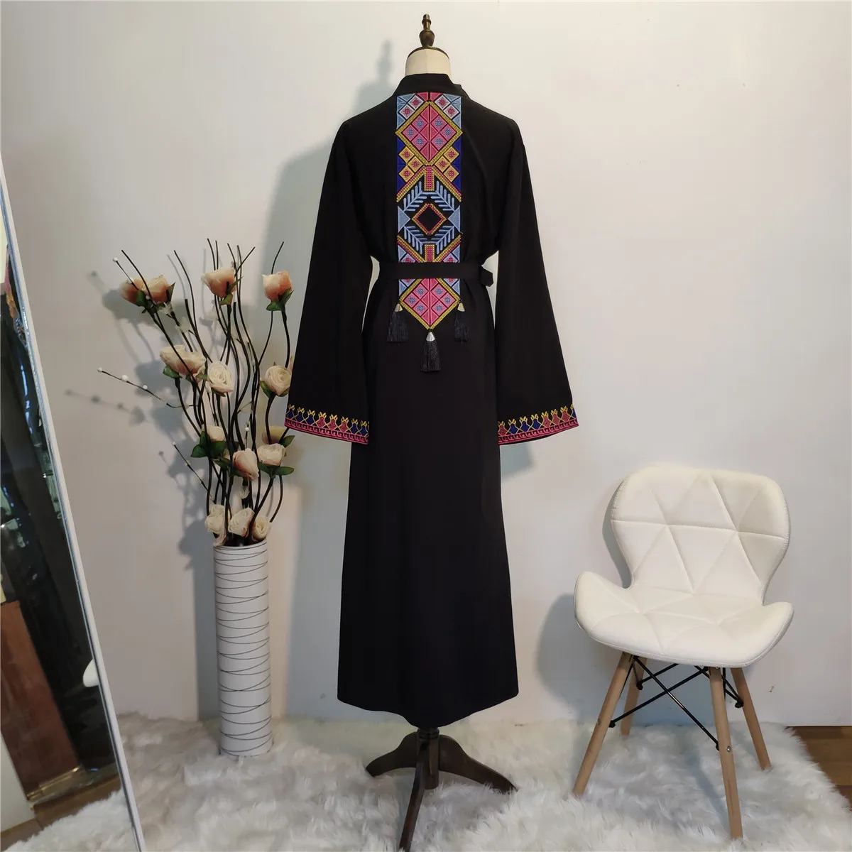 Шикарная вышивка мусульманская абайя платье женская кисточка на шнуровке открытая Абая для женщин молитвенная одежда кимоно кафтан хиджаб платье длинный халат