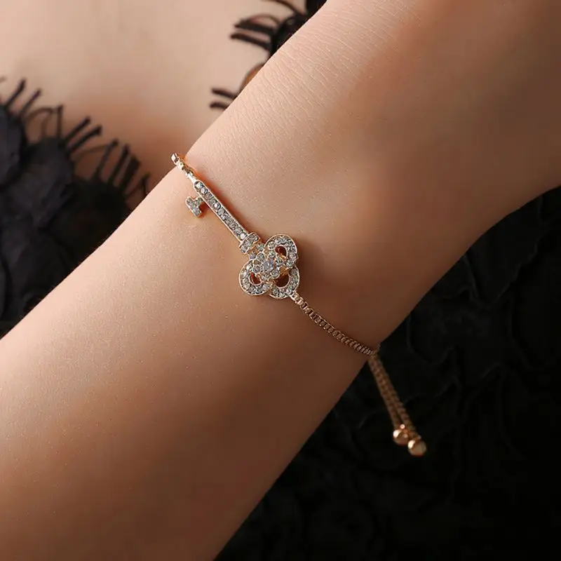 

2019 Bracelet Women Simple Versatile Bracelet Alloy Key Rhinestone Adjustment Bracelet Romantic Valentine's Day Gift pulseira!