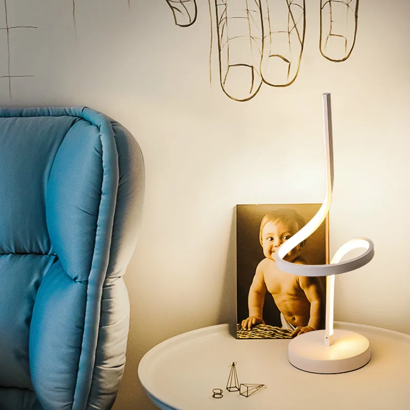 Настольные лампы для спальни теплая романтическая Современная индивидуальность креативная Бытовая светодиодная Люстра В Стиле Арт Деко ypf0824256