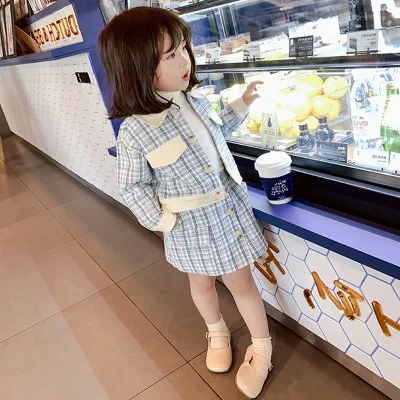 Blue skirt sets Брендовый комплект одежды для маленьких девочек, Осенняя детская одежда пальто с длинными рукавами, куртки+ короткие штаны Милая элегантная одежда для маленьких девочек - Цвет: Blue skirt sets