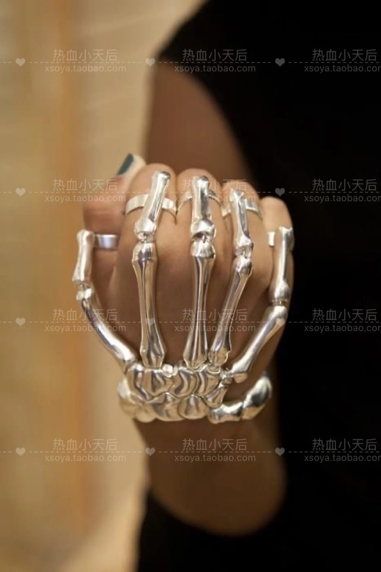 Activity Bracelets For Women Men Gloves Skeleton Punk Steampunk Jewelry Hand Chain Couple Fashion Bracelet