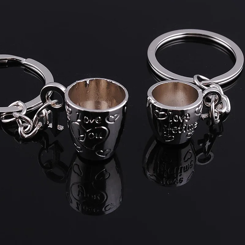 Lovers' Day Valentine' Gift Keychain Couples Love Cup Keychain Christmas Gift, to Send His Girlfriend