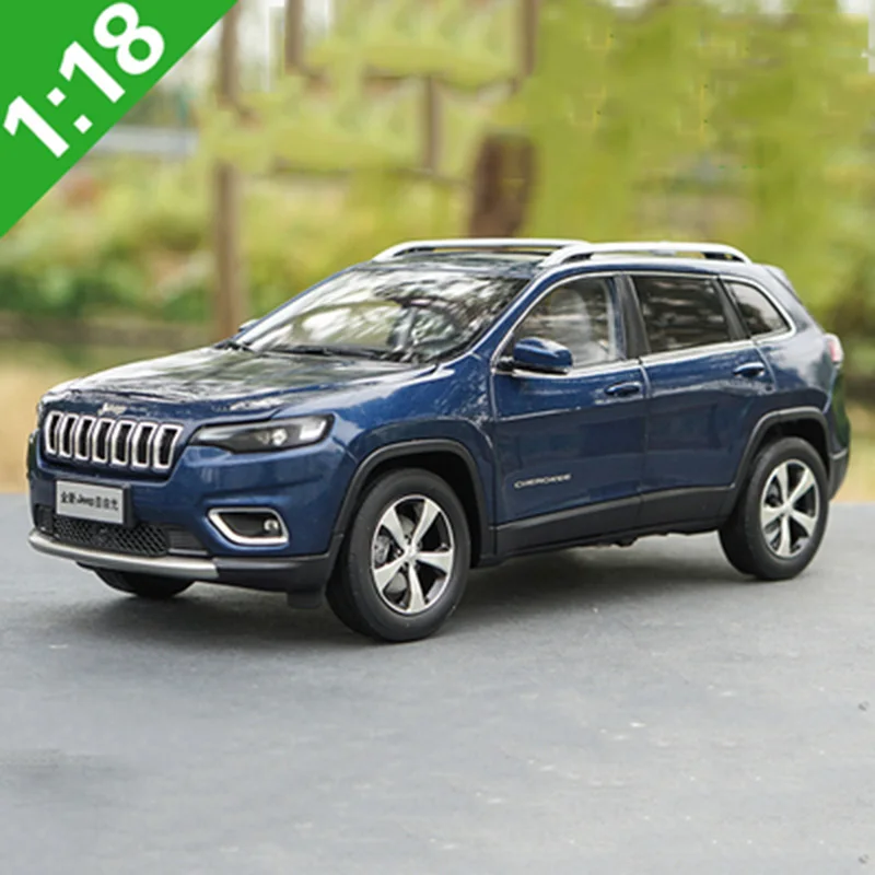 Sacle fike cherokee 1:18 Модель автомобиля из сплава литой металлический игрушечный автомобиль коллекция сувенир детский подарок внутренний дисплей - Цвет: Blue