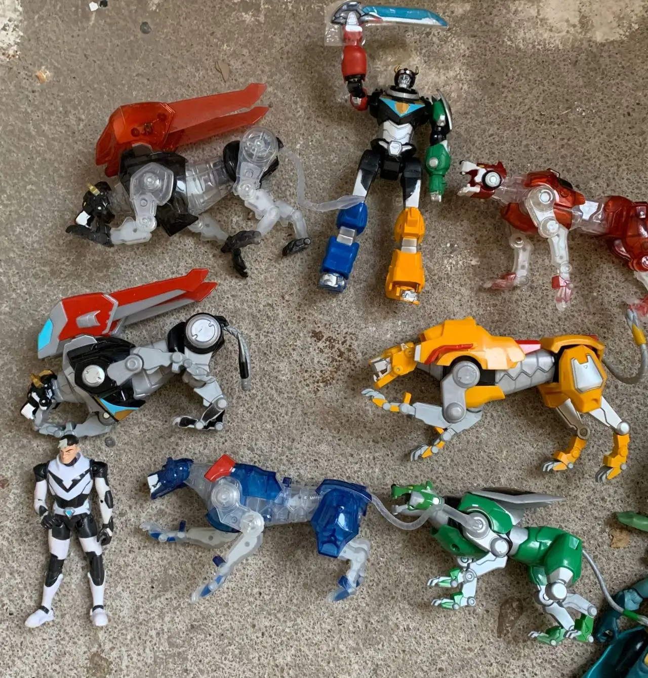 Tomy Action Figure Genuine New Voltron Beast King Golion Fit Bambola Mobile Blue Lion Red Lion Green Lion Yellow Lion Modello Raro