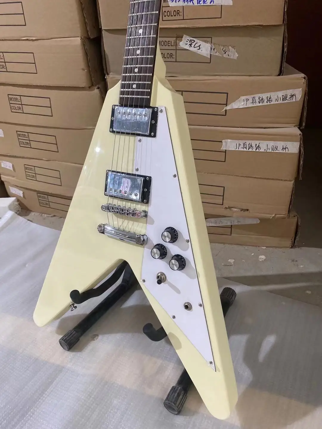 Fly-V Electric Guitar Cream Yellow Color Mahogany Body Rosewood Fingerboard High Quality Guitarar Free Shipping