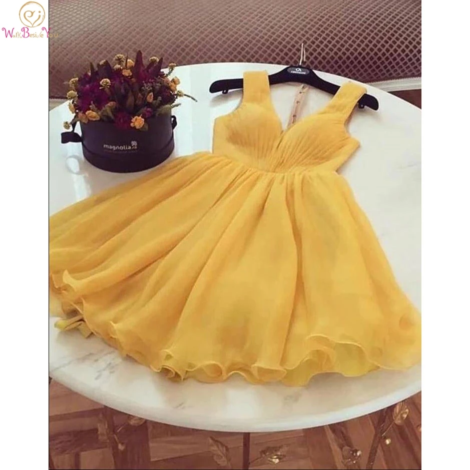 

Short Graduation Dresses Yellow Chiffon 2020 Formal Gowns V Neck A Line Pleats Sleeveless Walk Beside You Party Homecoming Dress