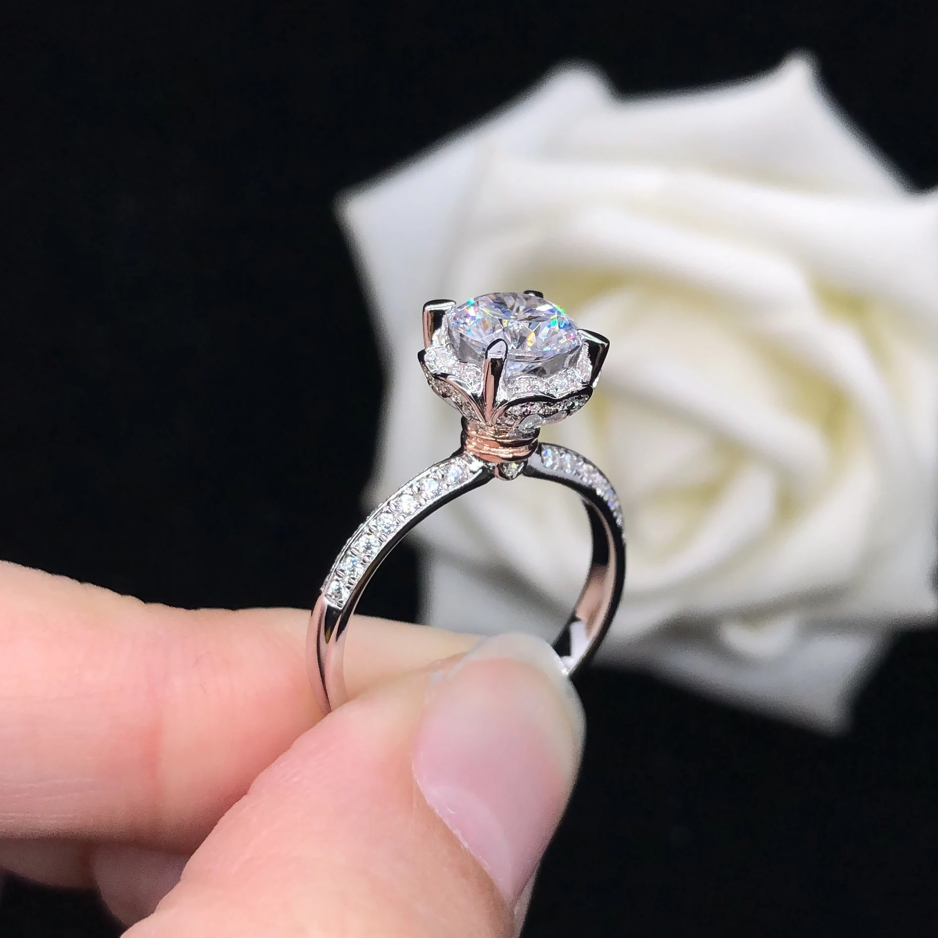 

Star-spangled 1Ct 6.5mm D Color VVS1 Moissanite Engagement Ring AU585 14K White Gold Ring Wedding Diamond Jewelry