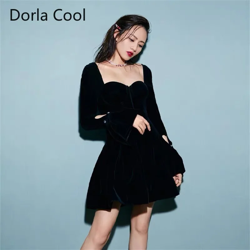 

New 2021 Chic Sexy Dress Women Mini Sexy Square Collar Retro Hepburn Party Dresses Velvet Flare Sleeves Backless Chain Vestido