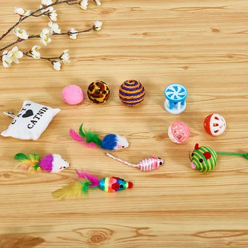 

Lot Bulk Mice Feathers 16pcs Balls Bell Teaser Wand Play Toy Pet Cat Toys Catnip
