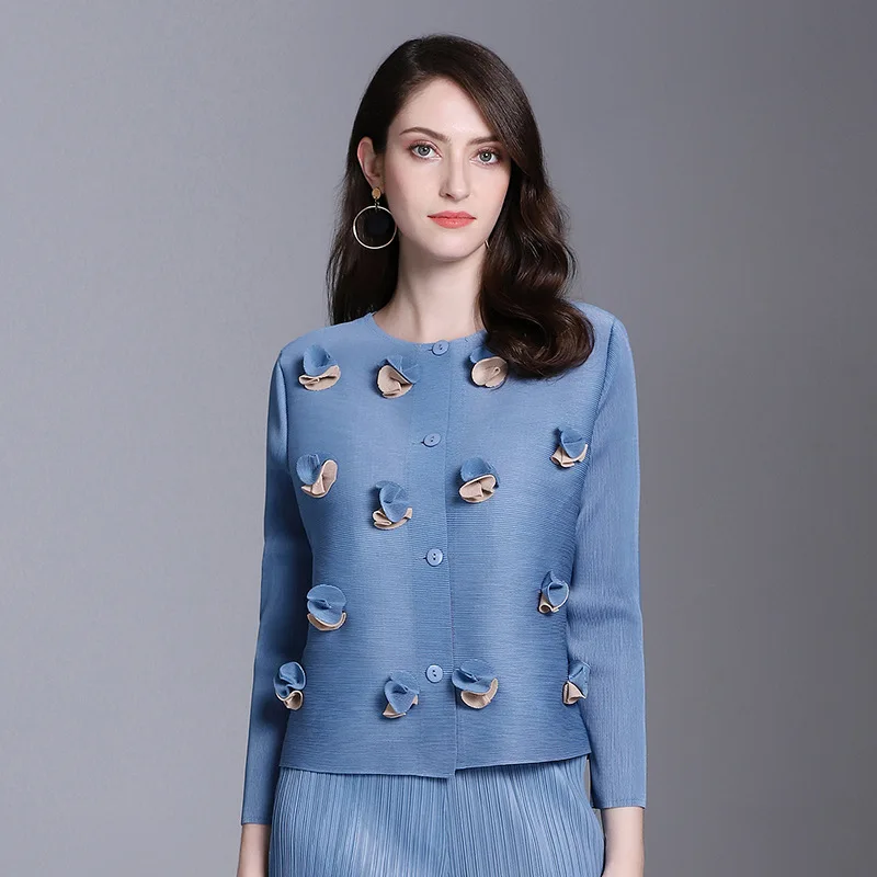 

New Autumn Pleated Jacket Women Appliques Flowers Solid O-Neck Tops Full Sleeves Single Breasted Open Switch Solid Short Coat