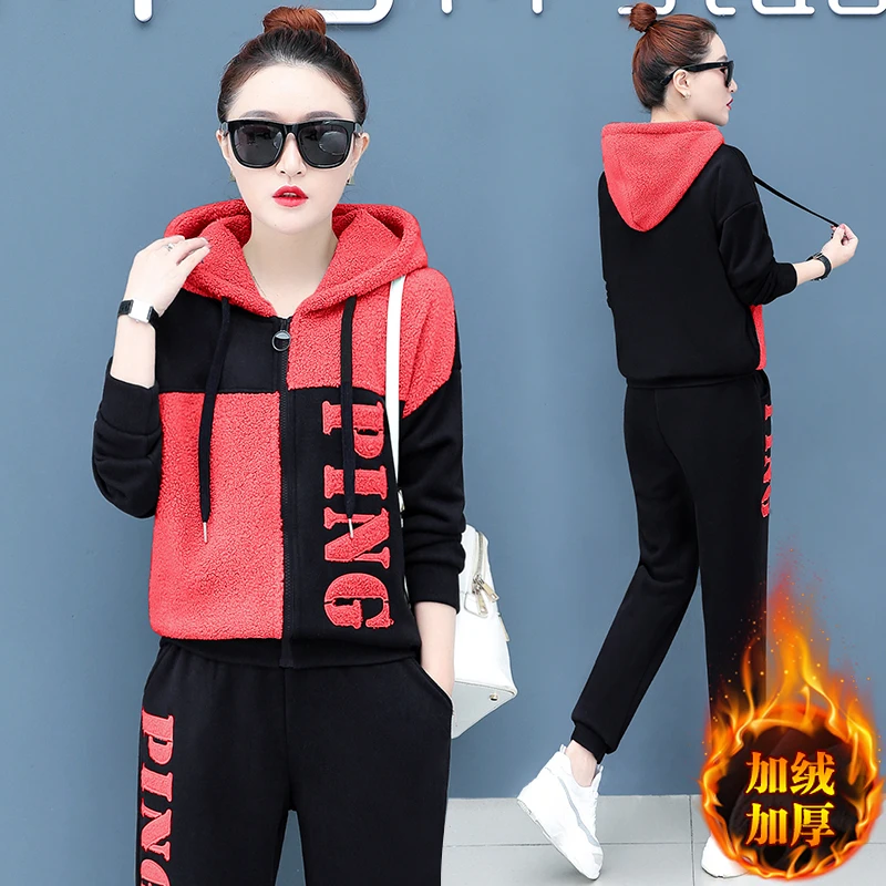 Kopen Fluwelen trainingspak voor vrouwen 2019 winter vrouwelijke leisure Lammeren wollen jassen + broek past vrouwen plus size fluwelen twee stuk sets