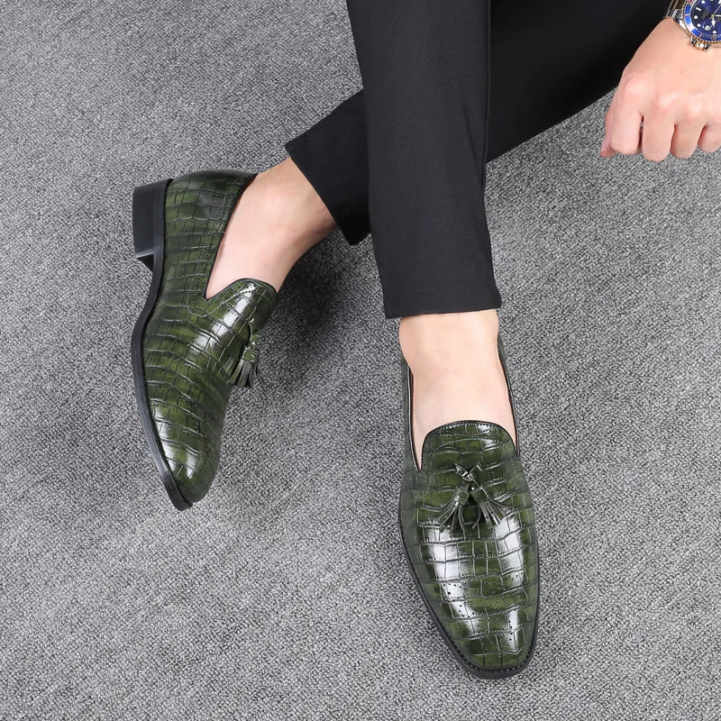 Japanese Style Vintage Casual Men Shoes Leather High Quality Formal Dress Shoes Loafers Business Wedding Tassel Brogue