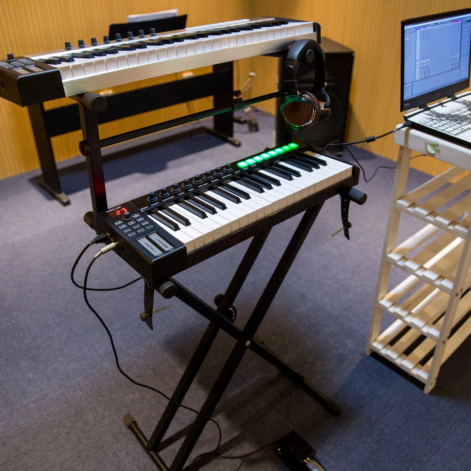 MIDI-клавиатура с контроллером World Blue whale 37, Портативная USB 37, полувзвешенные клавиши, MIDI-клавиатура, 8 RGB, триггерные подушки светодиодный с подсветкой