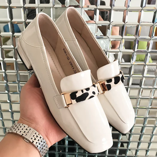 White shoes 2 Туфли без задника из натуральной лакированной кожи; итальянская дизайнерская обувь; роскошная женская обувь; коллекция года; красные шлепанцы без задника на плоской подошве с квадратным носком; шлепанцы без шнуровки; лоферы; цвет белый - Цвет: White shoes 2