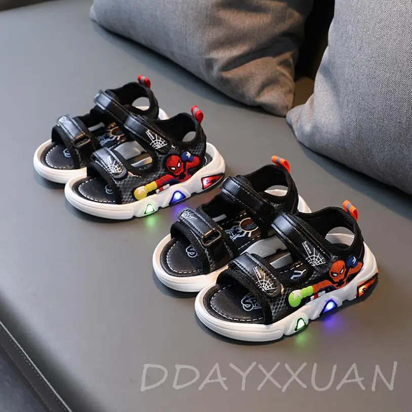 Сандалии детские Человек-паук со светодиодной светильник кой | Детская одежда и