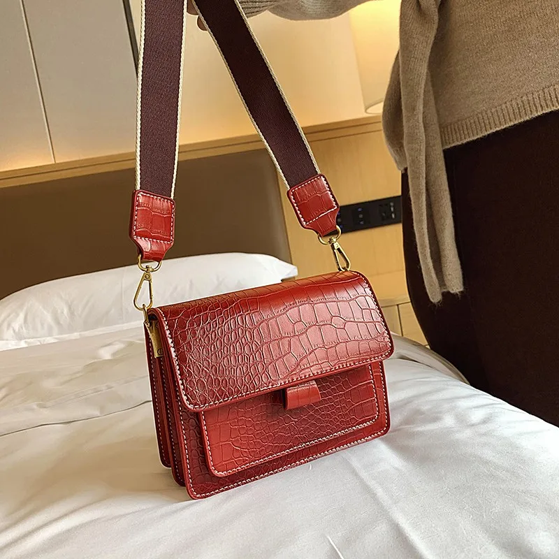 

Kmuysl's new stylish retro one-shoulder bag for women's shopping bags high quality leather one-shoulder bag small square bag