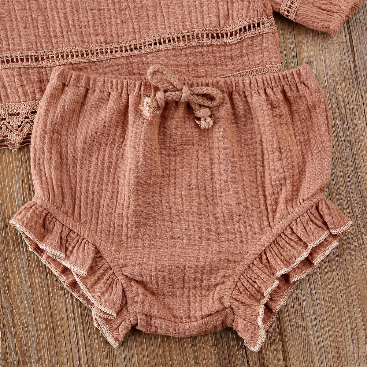 Брендовый осенний комплект из 2 предметов в стиле бохо для маленьких девочек 0-24 месяцев, хлопковый льняной комплект, кружевные укороченные топы с длинными рукавами, шорты с оборками, штаны, одежда