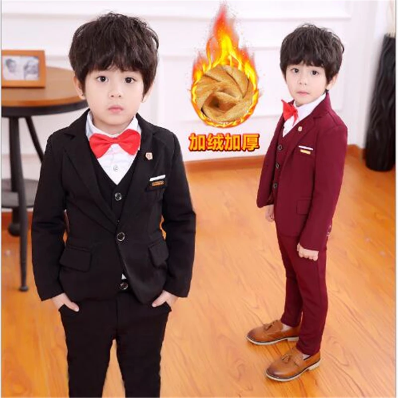 

The spring of 019 the new boy's suit children three-piece suit dress suit or lend a undertakes to perform