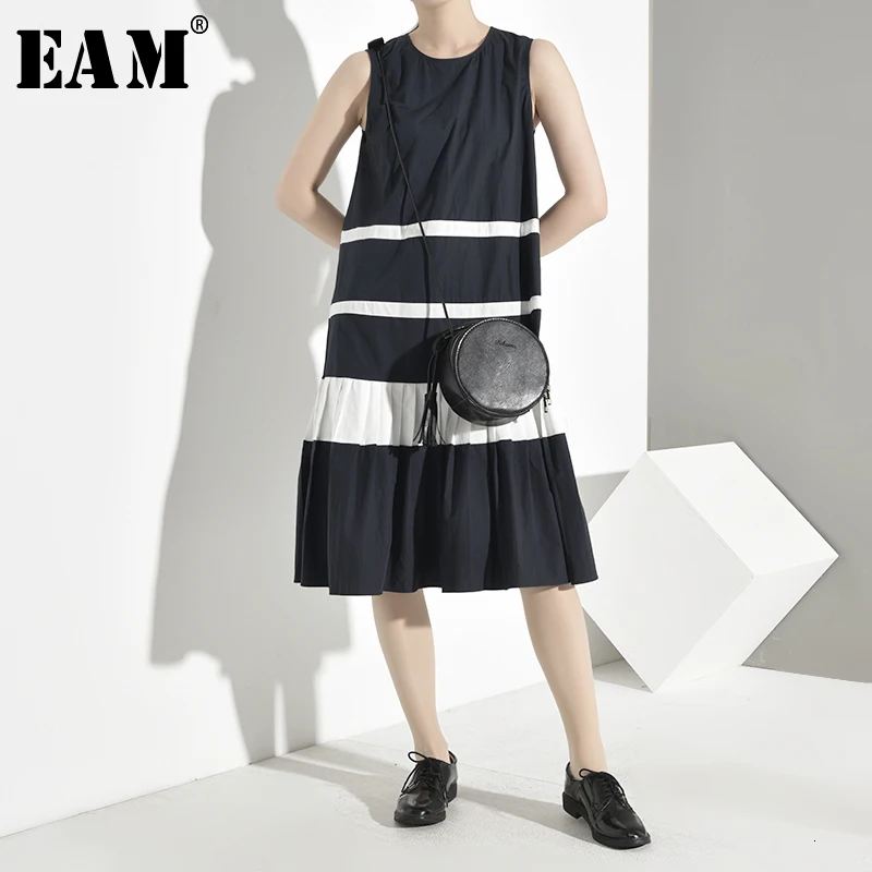 [EAM] женское платье контрастного цвета, плиссированное, темпераментное, новинка, круглый вырез, без рукавов, свободный крой, мода, весна-осень YH4500