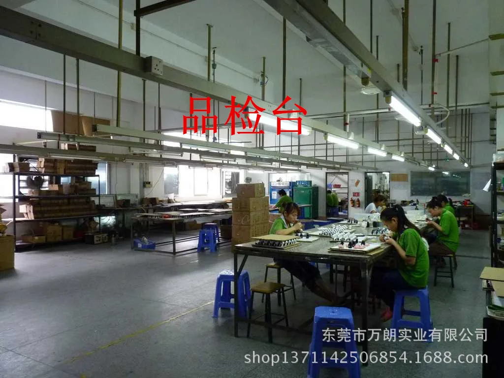 Graphic Customization PVC Flexible Glue Keychain Creative Model Shoe Key Pendants Export Athletic Shoes Key Ring