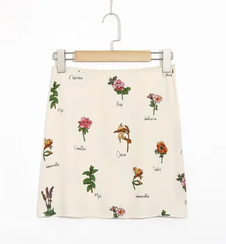 

Women Split Details daisy print Mini Skirt with Under Shorts Mini Skort In rose print