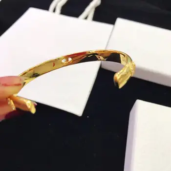 

New Arrivals Insagram Popular Luxury Letter Gold Opening Bracelet Crystal With Diamand Star Hollow Elegant Delicate Bracelet