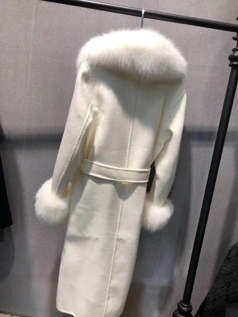 Подиумная модная женская элегантная куртка из натуральной шерсти, меховые пальто, зимнее толстое теплое роскошное длинное женское пальто с воротником из натурального Лисьего меха