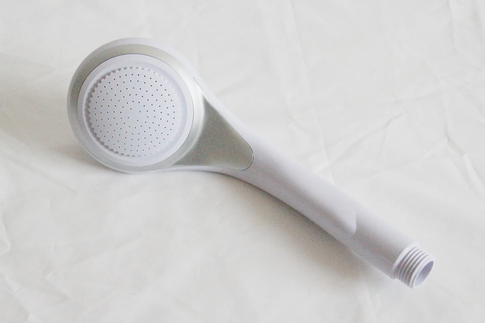 

Single-Function Shower Faucet White Nozzle Supercharge Water-Saving LED Sprinkler