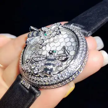 

Luxury Top Brand Handmade Leather Strap Zircon Stone Double Bee Green Eyes Woman Wristwatch Round Dial Lady Quartz Watch