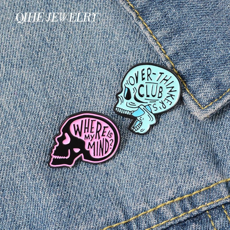 

QIHE JEWELRY Couple Skull Enamel Lapel Pins No Mind Skeleton Brooches Badges Fashion Punk Pins Gifts for Friends Pins Wholesale