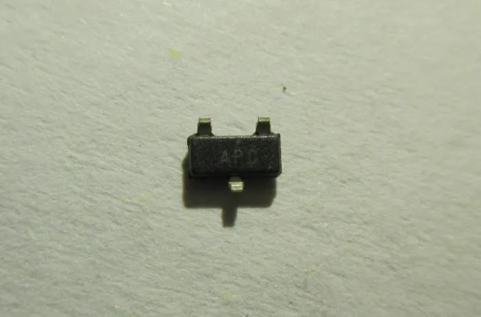 10 шт в упаковке, новая REF3033 REF3033AIDBZR REF3033AIDBZT SOT23-3R30D