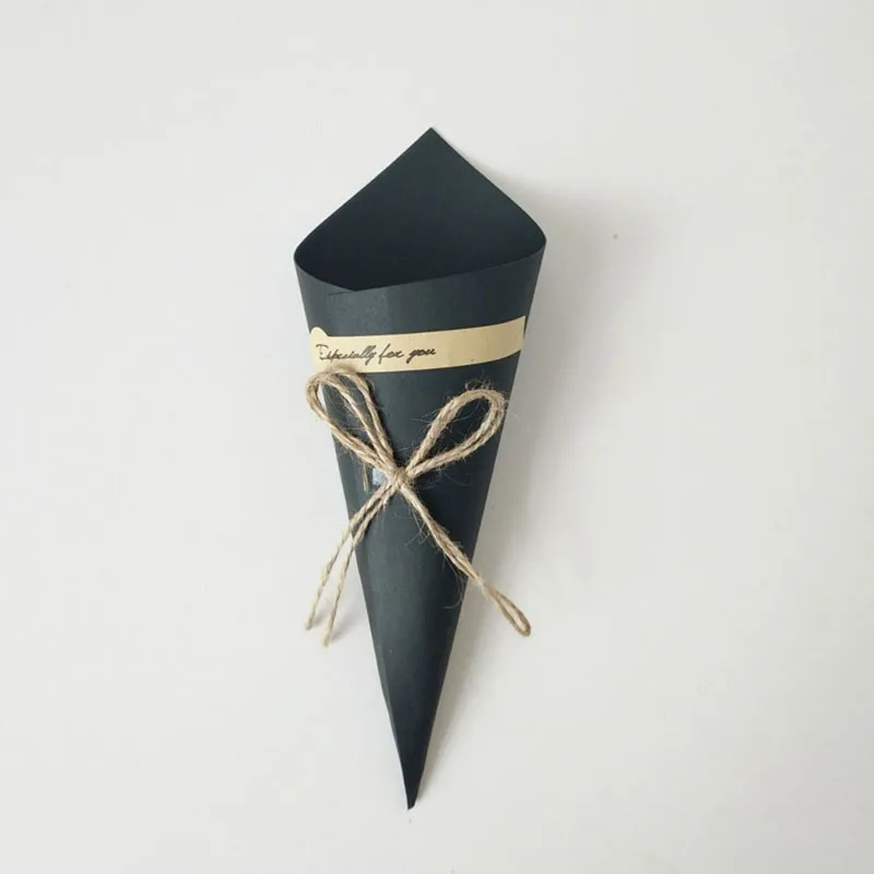 

50pcs/lot Kraft Paper Candy Boxes with Rope Tag Flower Cones Holder Gift Box New