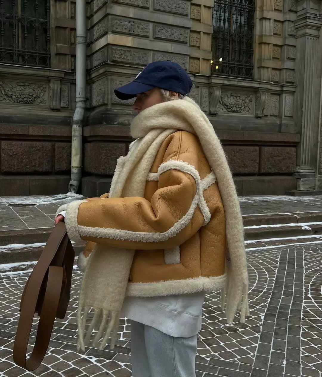 Suéter extragrande y esponjoso con solapa de PU para mujer, ropa de calle de moda con bolsillos de invierno y retazos, abrigo de lujo en contraste, nuevo