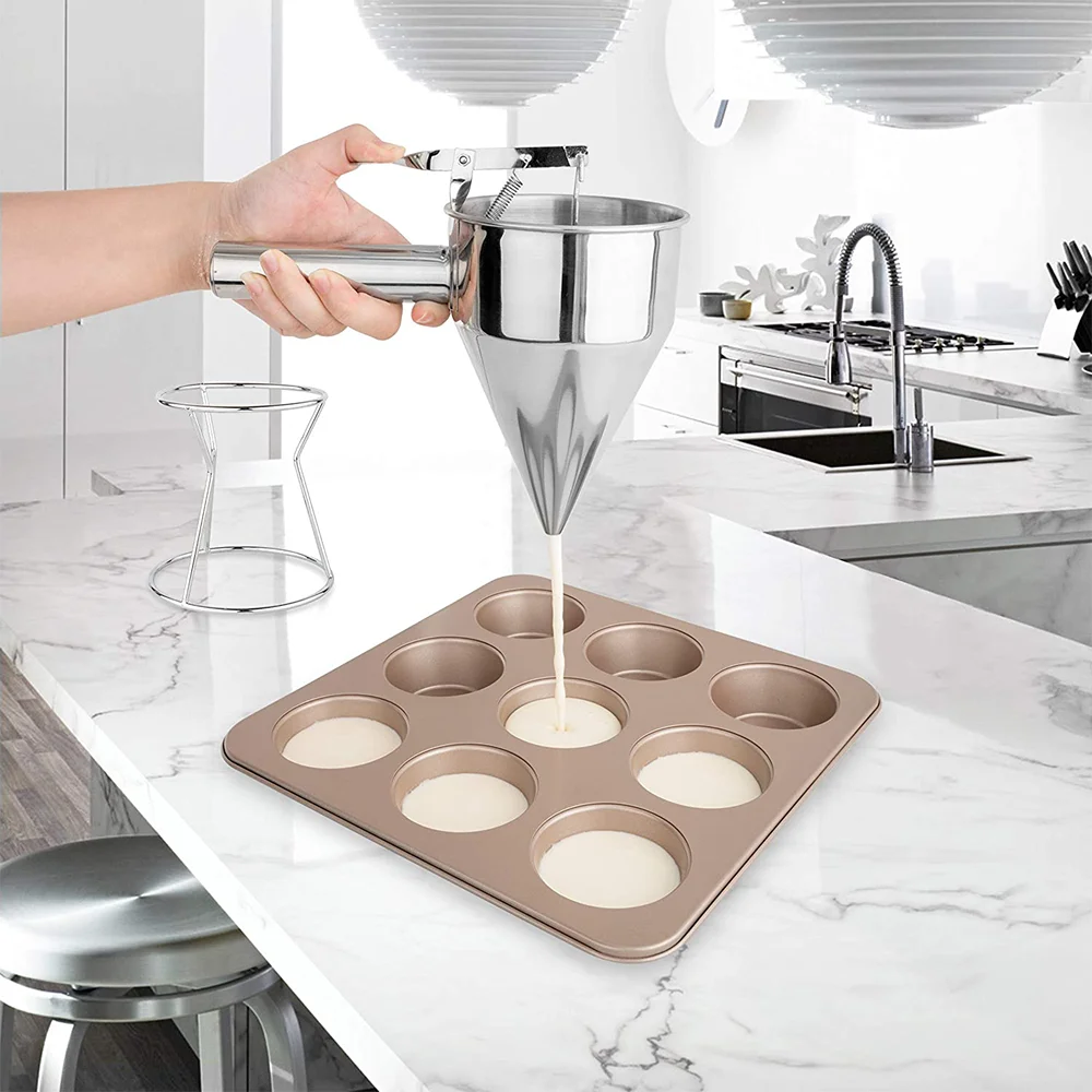 Cupcake Dispenser 900ml Batter Flour Dough Dispenser for Biscuit Muffins Cupcake  Scoop Cream Hopper Paste Dispenser for Pancake - AliExpress
