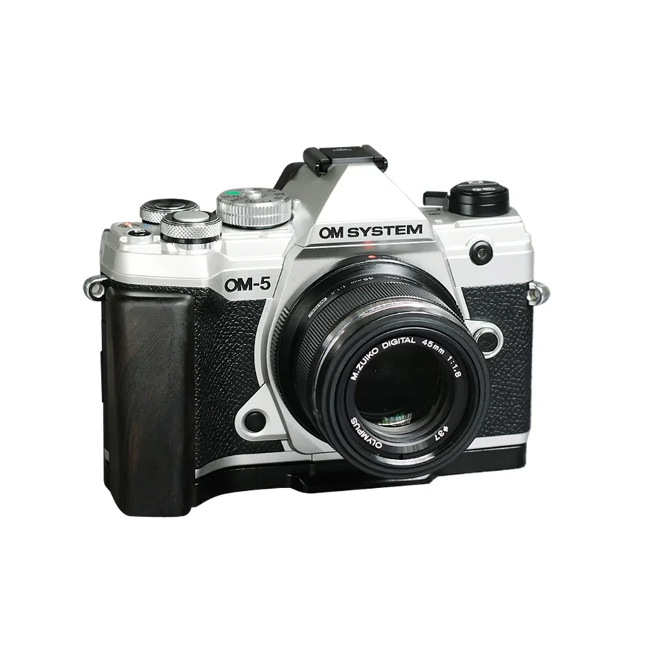 ウッドハンドグリップとアルミニウム合金ベースプレート、ミラーレス