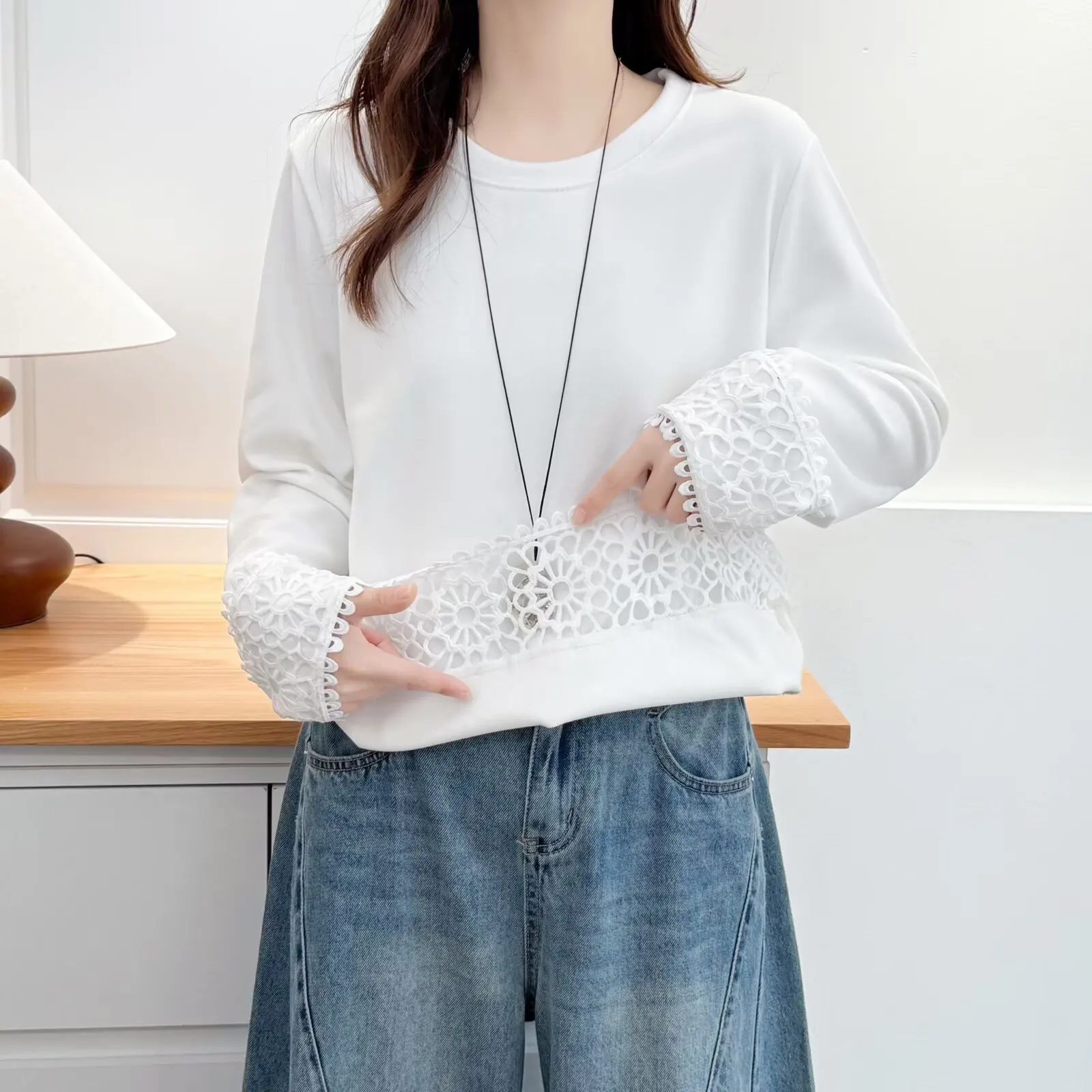 XXXXL Fashion Plus Size Women's T-Shirt New Autumn And Winter Style Lace Patchwork DE Velvet Warm Long Sleeved Tops 2551