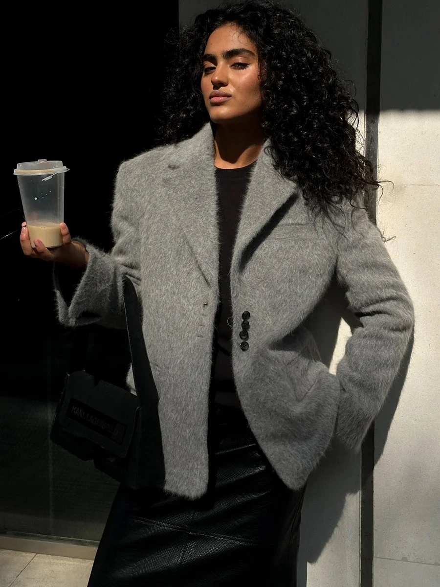 Bornladies Winter New Women's Collar Plush Jacket Elegant Loose Chic Coat Thicken Fashion Office Ladies Warm Button Outerwear