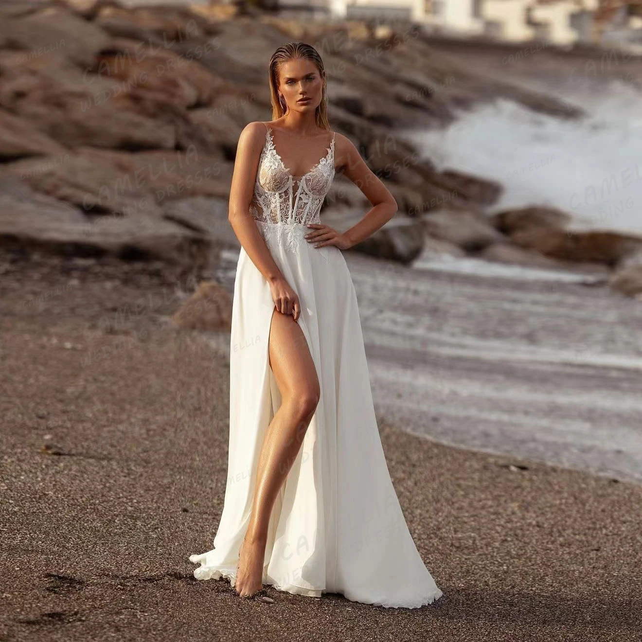 

Bohemia Spaghetti Straps Wedding Dresses A Line Sexy Appliques V Neck Women's Bridal Gowns High Split Backless Beach Veatidos