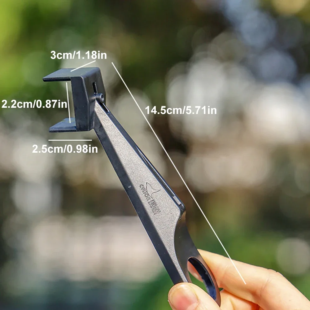 Motorcycle Chain Oiler Spray Gear Mess-Free Gas Tank Chain Oil/Chain Wax Cleaner Attachment Motorcycle Chain Lube Oiler Tool