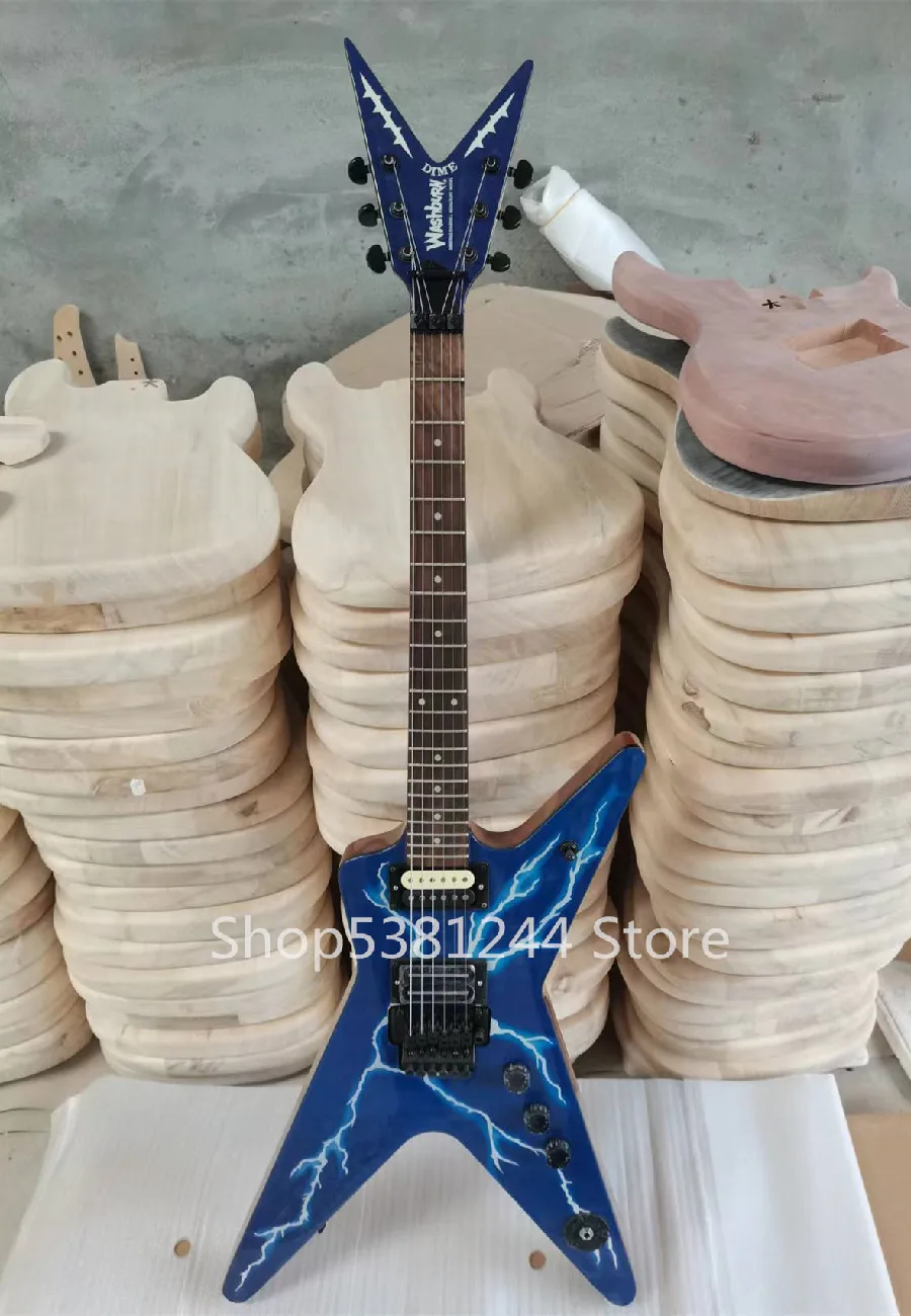 

6-string electric guitar, rosewood fingerboard, mahogany wood. Lightning pattern, black parts, customizable