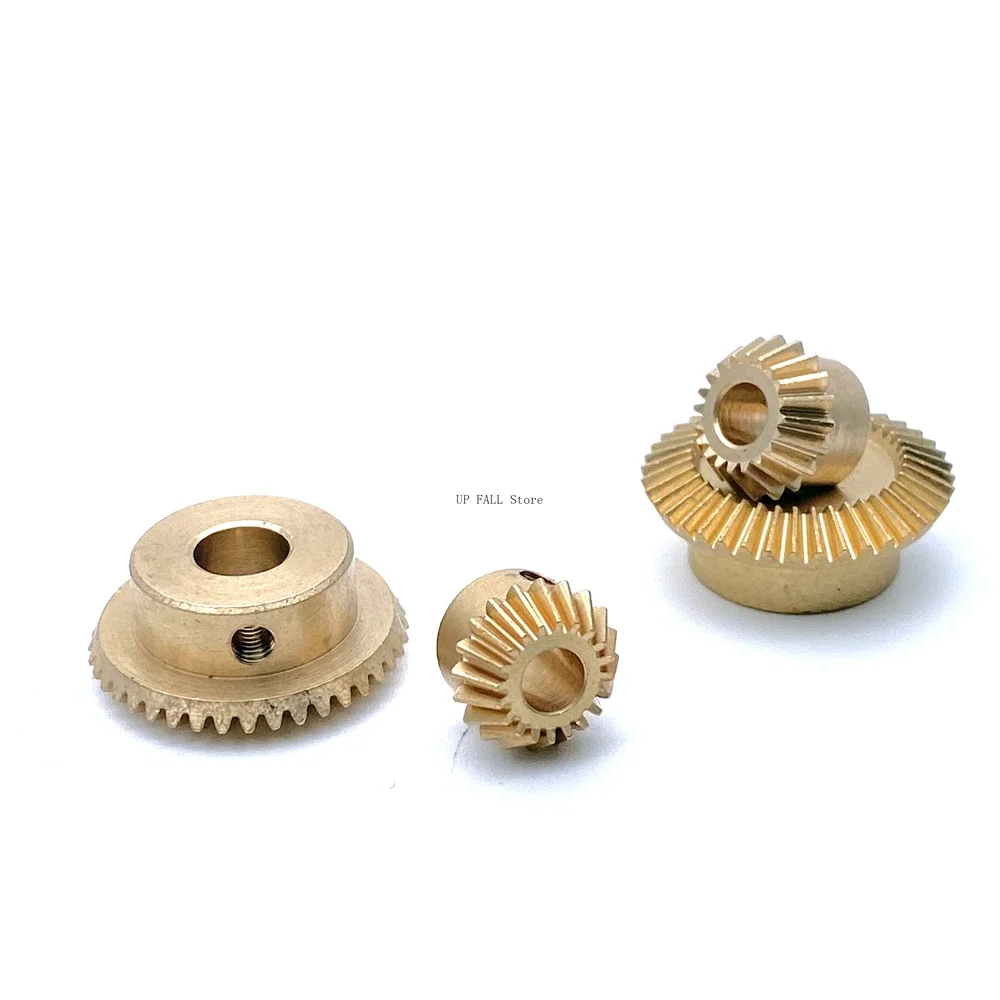 1:2 0.5M 20 Teeth 40 Teeth Copper Bevel Gear 90 Degree DIY Model 3mm 4mm 6mm 20T 40T
