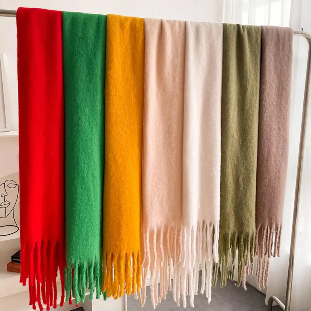 Рисунок 6 - Мягкий шарф с кисточками уютный